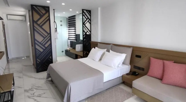 Полулюкс с балконом Assano Seafront Luxury