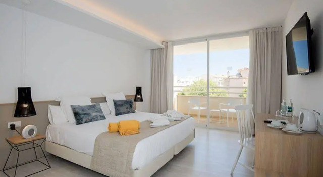 Globales Cala Bona Suites
