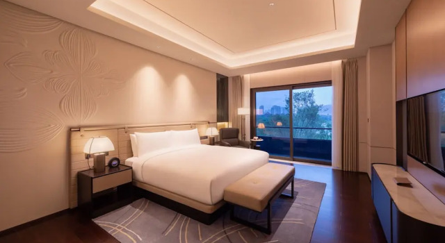 Люкс с балконом Gran Melia Chengdu
