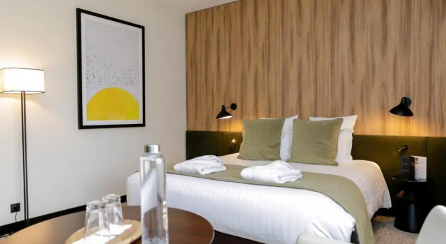 Номер Privilege с видом на улицу Le Richebourg Hôtel, Restaurant & Spa