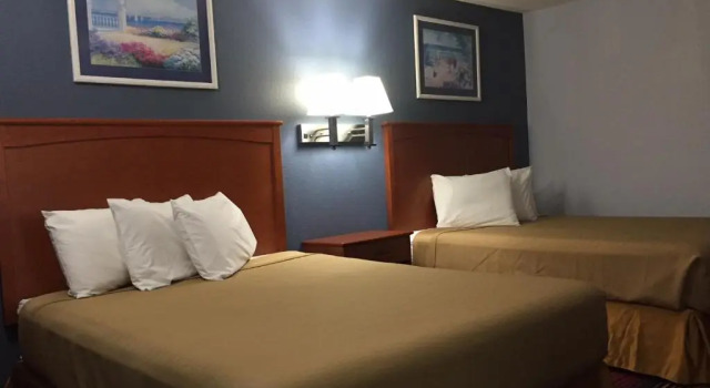 Четырёхместный номер Standard Travelodge by Wyndham Spirit Lake/Okoboji