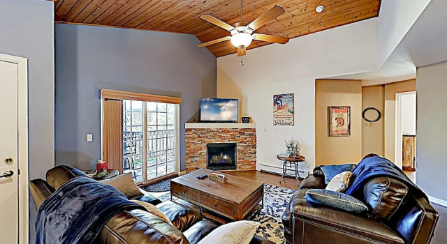 Walton Creek - Hot Tub, Near Slopes & Shuttle 2 Bedroom Condo