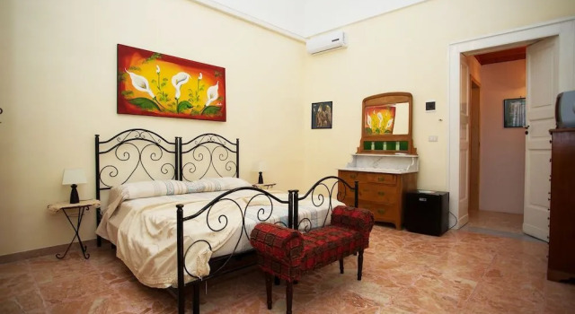 Piazzetta San Giovanni Specchia, Buchen Sie Bed & Breakfast Hotels im Zentrum von Specchia, hotels im Zentrum von Specchia