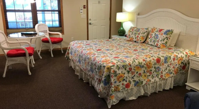 Номер Standard с видом на бассейн Bay Breeze Resort