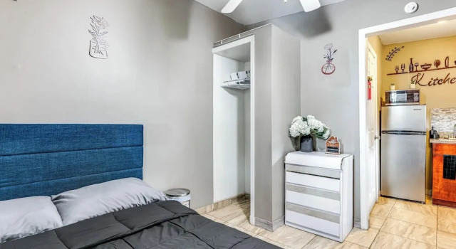 Private Patio & Yard: East Orlando Extended Stay, Забронировать Апартаменты/квартира Апартаменты штата Флориды, Апартаменты/квартира