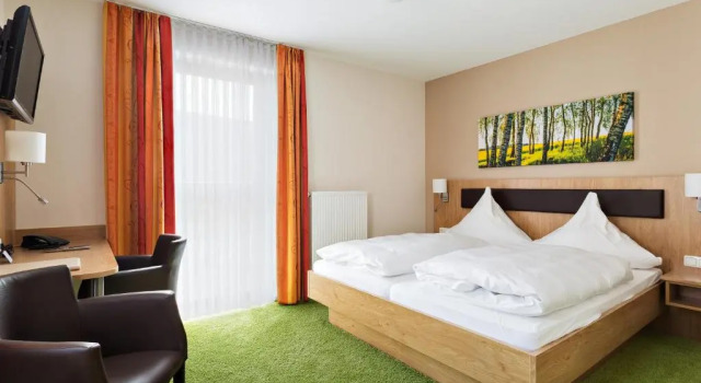 Ekonomi çift kişilik oda Hotel Sixt