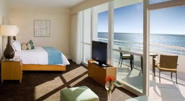 Fontainebleau Miami Beach Versailles Tower, Забронировать Отель Майами-Бич Miami Metropolitan Area, рядом с Boucher Brother Water Sport