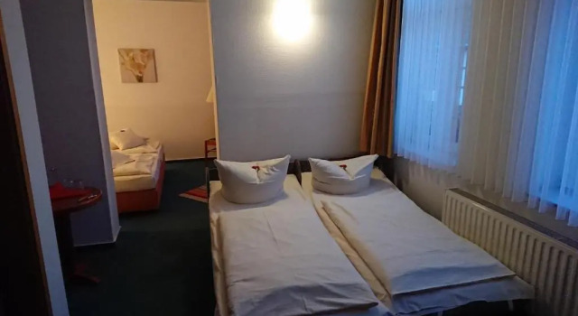 Garni-Hotel Alt Wernigeröder Hof, Забронировать Отель Вернигероде земля Саксония-Анхальт, рядом с Oberpfarrkirchhof