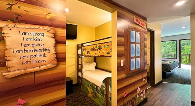 Семейный номер Standard с балконом Country Cascades Waterpark Resort