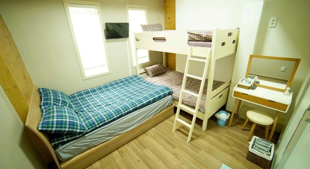 Номер Deluxe YOLO Guesthouse