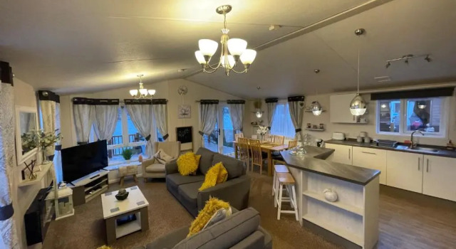 Indulgence Lakeside Lodge i2 with hot tub, private fishing peg situated at Tattershall Lakes Country Park