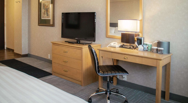 Четырёхместный номер Standard The Rushmore Hotel & Suites; BW Premier Collection