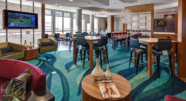 SpringHill Suites by Marriott Wichita Airport, Buchen Sie Hotel Wichita Kansas