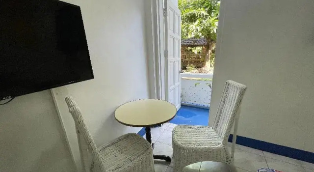 Двухместный номер Classic с балконом Casa de Praxides Tourist Inn Palawan