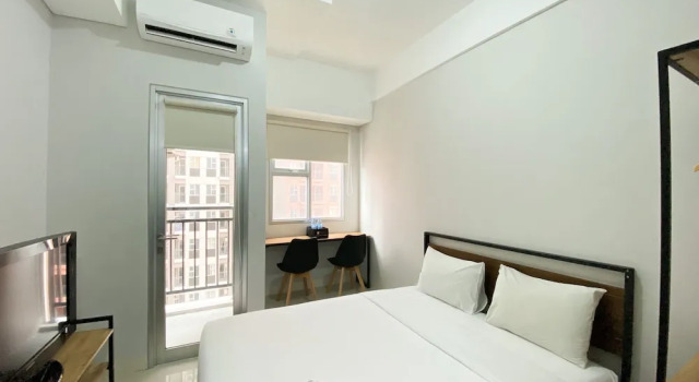 Chic And Cozy Studio Apartment At Transpark Juanda Bekasi