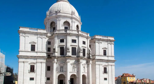 Stay local in Alfama! Alice central home, near river