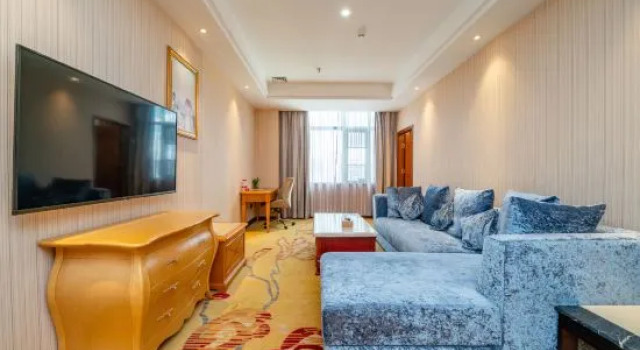 Люкс Deluxe Vienna Hotel Shenzhen Gongming Bus Station
