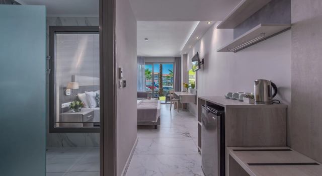 Двухместный номер Superior Dionysos Hotel & Suites