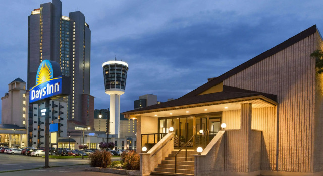 Days Inn by Wyndham Fallsview, Buchen Sie Gasthaus Mini-Hotels in New York State, Gasthaus