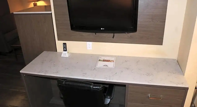 Шестиместный люкс Days Inn by Wyndham Fresno South