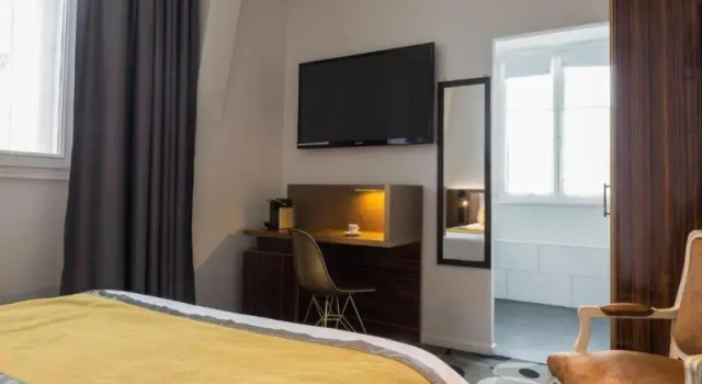 Номер Deluxe The Originals Boutique, Hôtel Auberge du Forgeron, Lille Sud