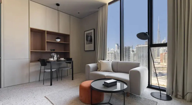 Modern Studio at Upside Living With Burj Khalifa View by Simply Comfort, Забронировать Апарт-отель Апарт-отели Эмирата Дубая, рядом с Деловой район Эмаар-Сквер, Апарт-отель