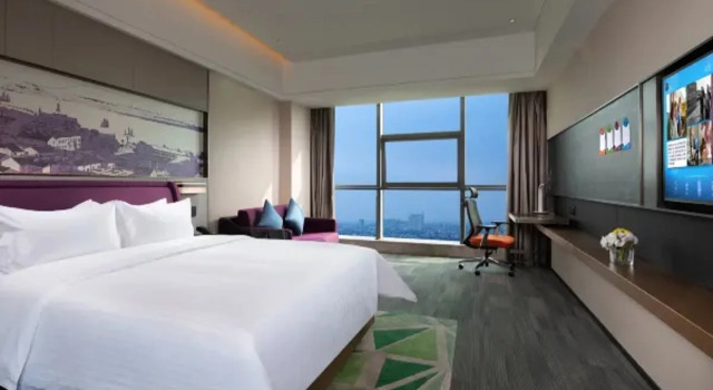 Hampton by Hilton Taizhou Taixing, Book Hotel Hoteller i Taixing med pool, Swimmingpool