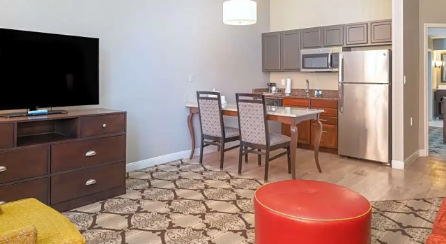 Двухместный люкс Hospitality c 1 комнатой Hampton Inn and Suites New Orleans Convention Center