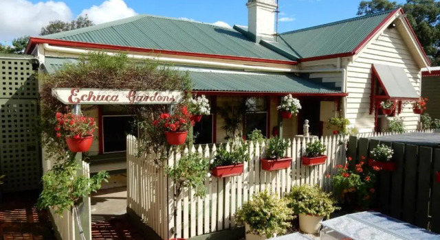 Cottage Echuca Gardens