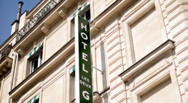 Les Deux Gares
