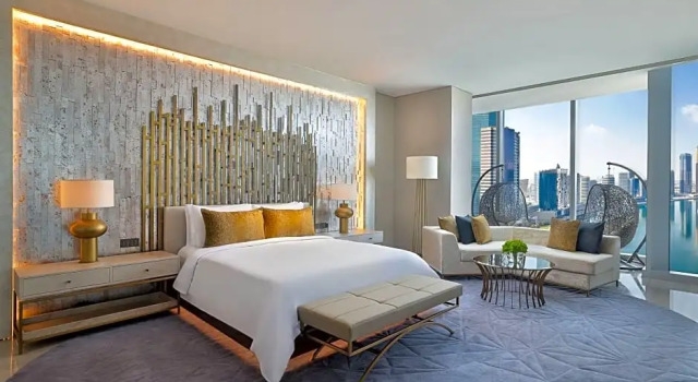 Двухместный люкс Signature with Dubai Canal view The St. Regis Downtown Dubai