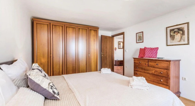 Amazing Apartment in Icici With Wifi and 2 Bedrooms