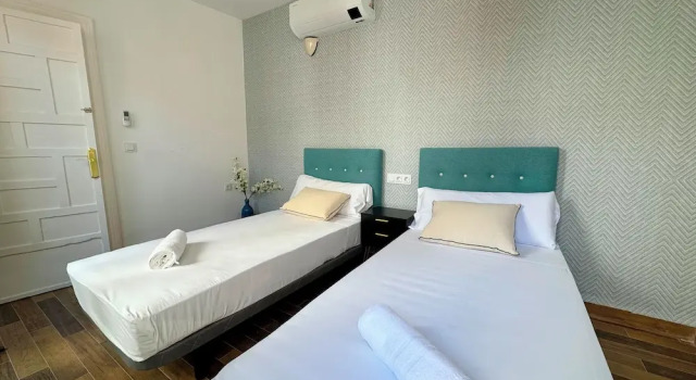 Семейные апартаменты Apartamentos Plaza San Agustín 3000