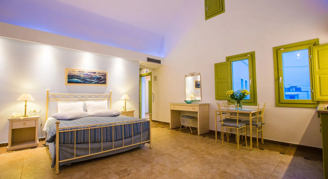 Полулюкс Anassa Deluxe Suites