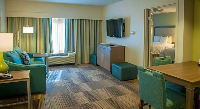 Четырёхместный люкс c 1 комнатой Hampton Inn & Suites New Orleans/Elmwood