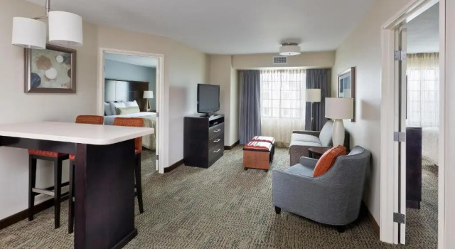 Люкс с 2 комнатами Staybridge Suites Philadelphia- Montgomeryville by IHG