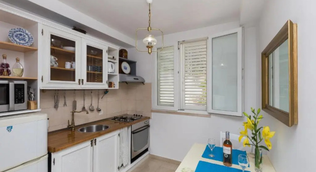 Апартаменты c 1 комнатой с видом на сад Apartment One , sea view , free parking