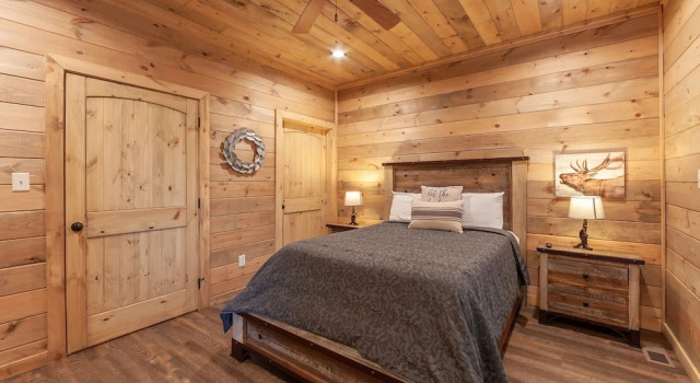 Victoria's Secrets 5 Bedroom Cabin by RedAwning