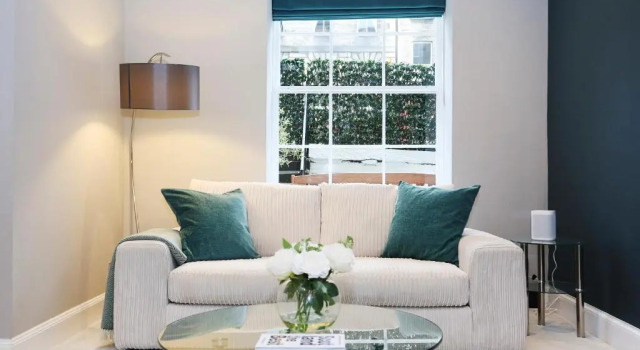 ALTIDO Stunning 2BR Apt with Private Entrance in New Town, Забронировать Апартаменты/квартира Новый город Эдинбург, рядом с Национальный музей Шотландии