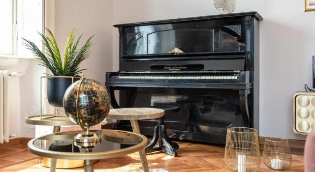 ALTIDO Sophisticated 3-bed flat with desk