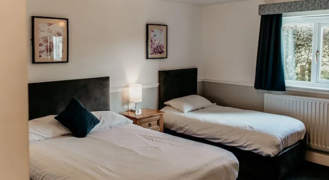 Номер Standard Oak Farm Hotel