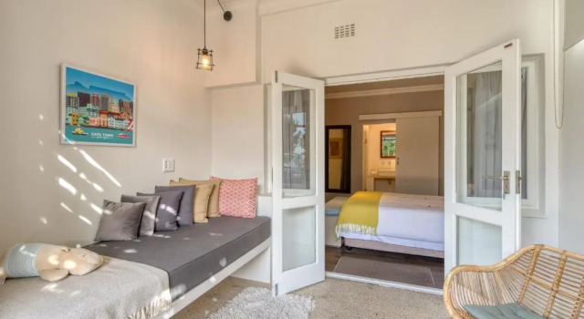Двухместный номер Comfort с видом на бассейн De Tafelberg Guesthouse
