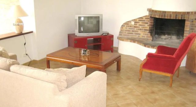 Maison de 5 chambres avec jardin clos et wifi a Courtils, Забронировать Отель Куртиль 
