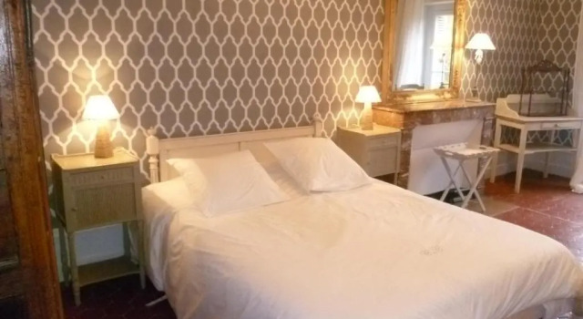 Château des Charmes, Reservar Hotel Guereins 