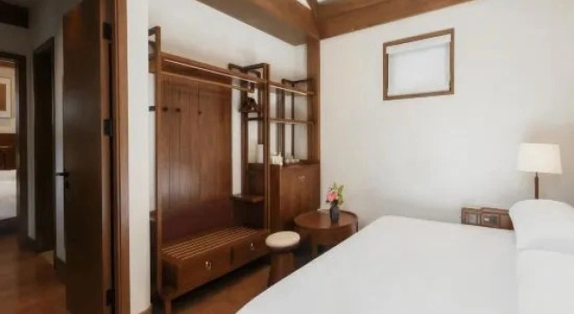Двухместный люкс с видом на внутренний двор Jingshan Garden Courtyard Hotel Beijing Forbidden City Newly renovated Tianmen Wangfujing Gardenhutong BejjingCourtyard