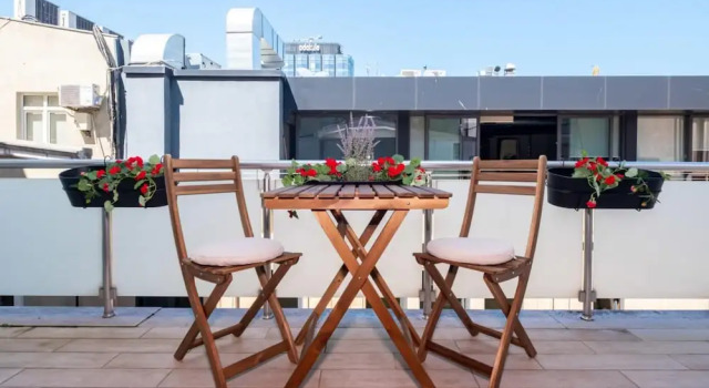 Апартаменты Missafir Flat With Terrace Near Istiklal Street