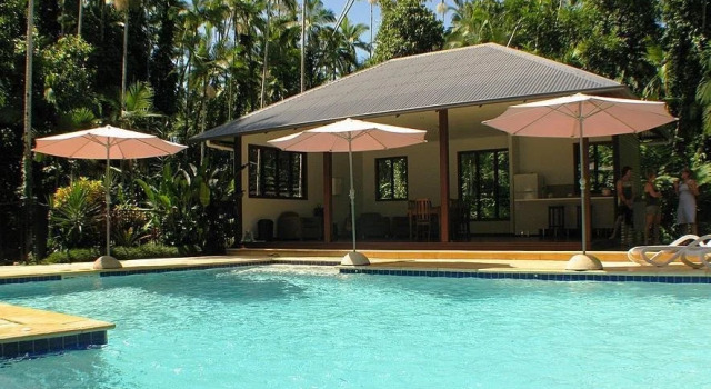 Lost Paradise, Rezervați Hotel Carmoo Queensland