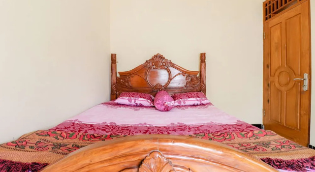 Standaard Tweepersoonskamer Dewisri Homestay