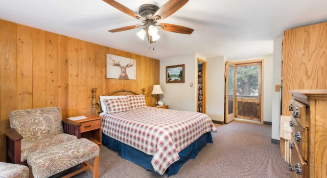 Двухместный номер Standard с балконом 4 Seasons Inn on Fall River
