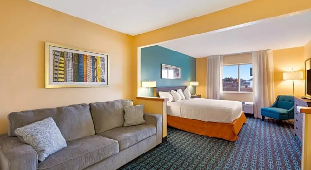 Люкс AmericInn by Wyndham Minot